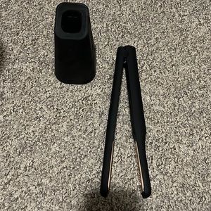 Cordless hair straightener